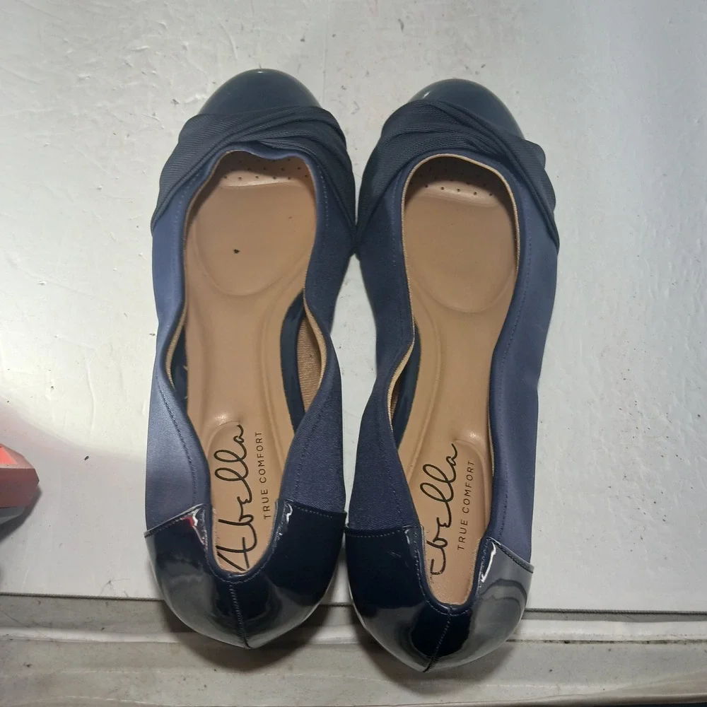 Abella Flight Wedge Pumps 10M Navy Blue Patent Accent Comfort Round Toe Shoes